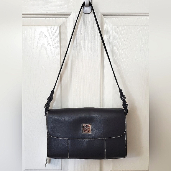 NWT New Dooney & Bourke Black Casey Clutch Handbag & Dust Bag (see descrip) - Picture 3 of 13